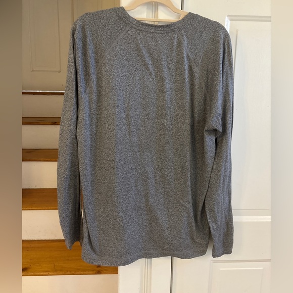 RHONE Reign Long Sleeve Athletic Wear long Sleeve Shirt, Hesthered Grey, size L - Picture 5 of 5